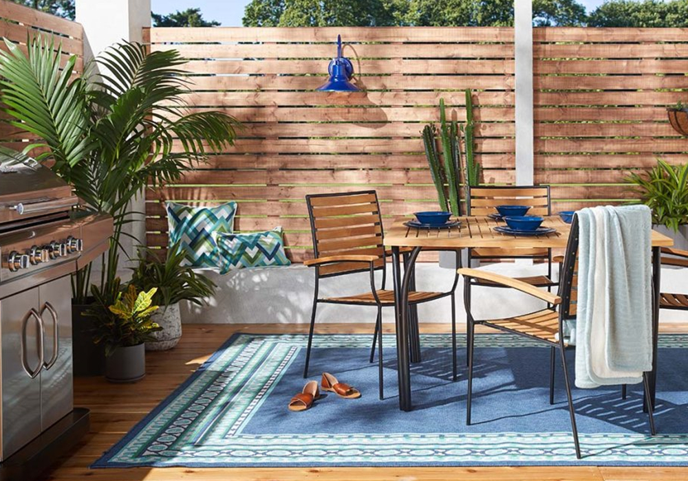 Outdoor Dining With Quilts: Creating A Cozy Space To Enjoy Food And Friends